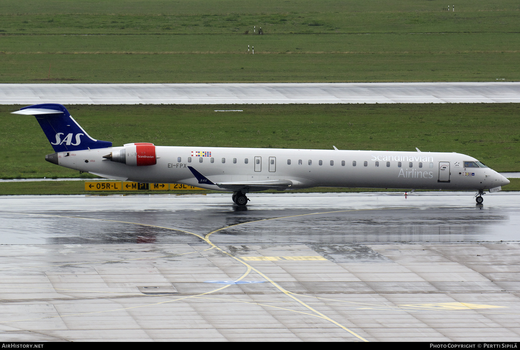 Aircraft Photo of EI-FPX | Bombardier CRJ-900LR (CL-600-2D24) | Scandinavian Airlines - SAS | AirHistory.net #450937