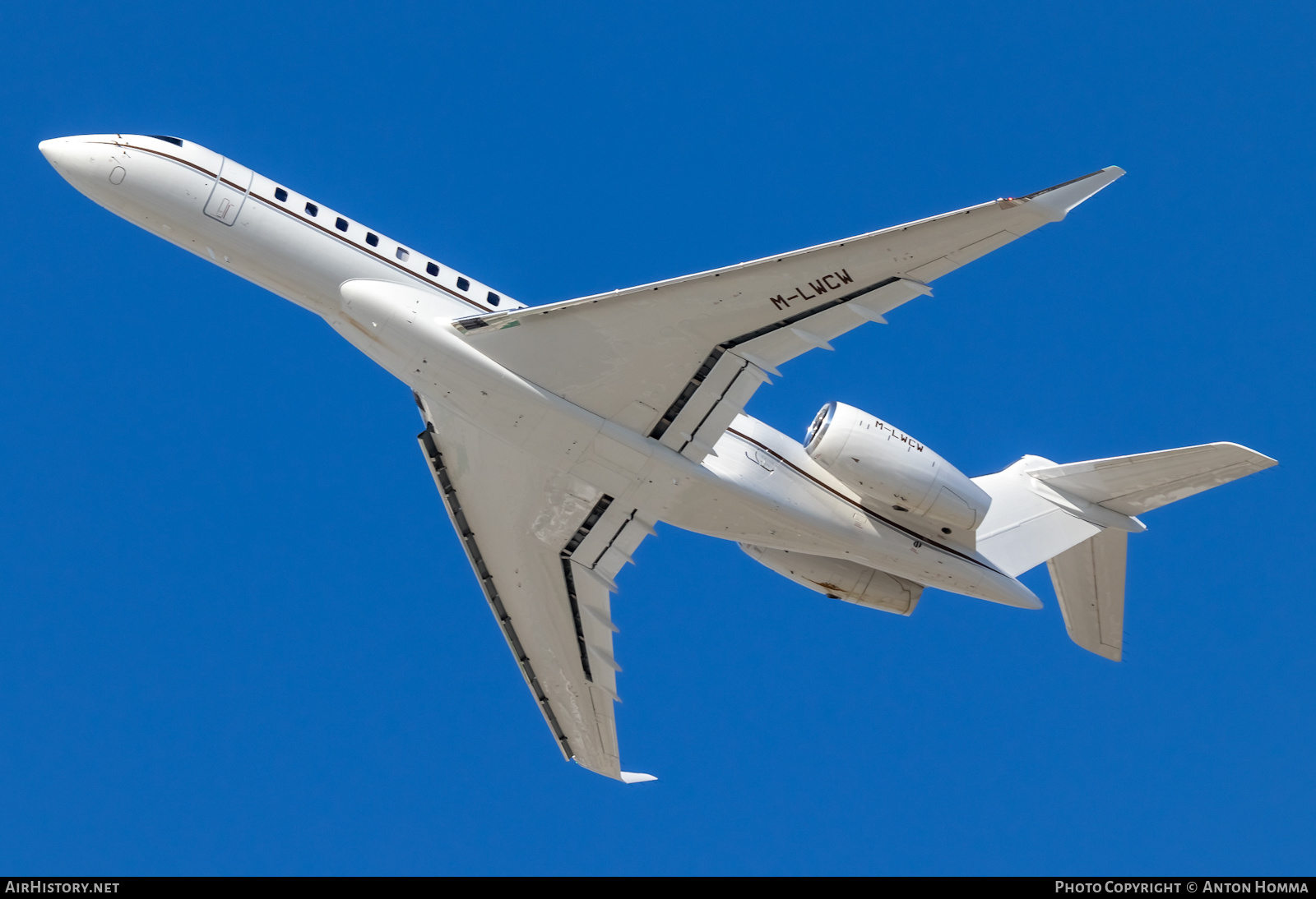Aircraft Photo of M-LWCW | Bombardier Global 7500 (BD-700-2A12) | AirHistory.net #450967