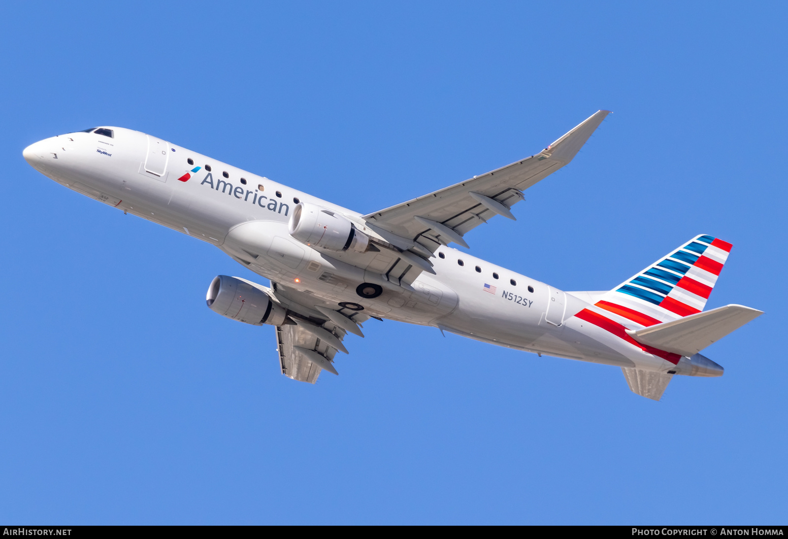 Aircraft Photo of N512SY | Embraer 175LR (ERJ-170-200LR) | American Eagle | AirHistory.net #450969