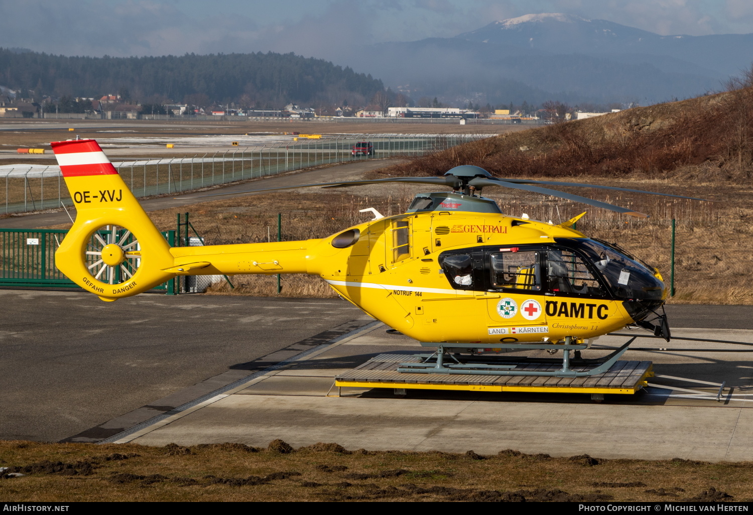 Aircraft Photo of OE-XVJ | Airbus Helicopters EC-135T-3H | ÖAMTC | AirHistory.net #451038