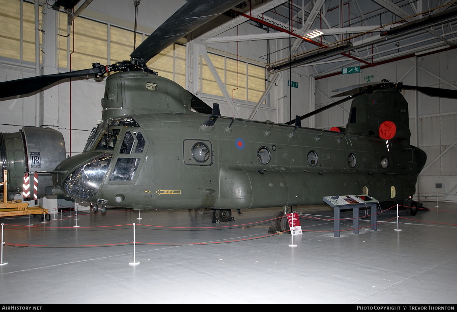 Aircraft Photo of ZA718 | Boeing Vertol Chinook HC1B (352) | UK - Air Force | AirHistory.net #451040