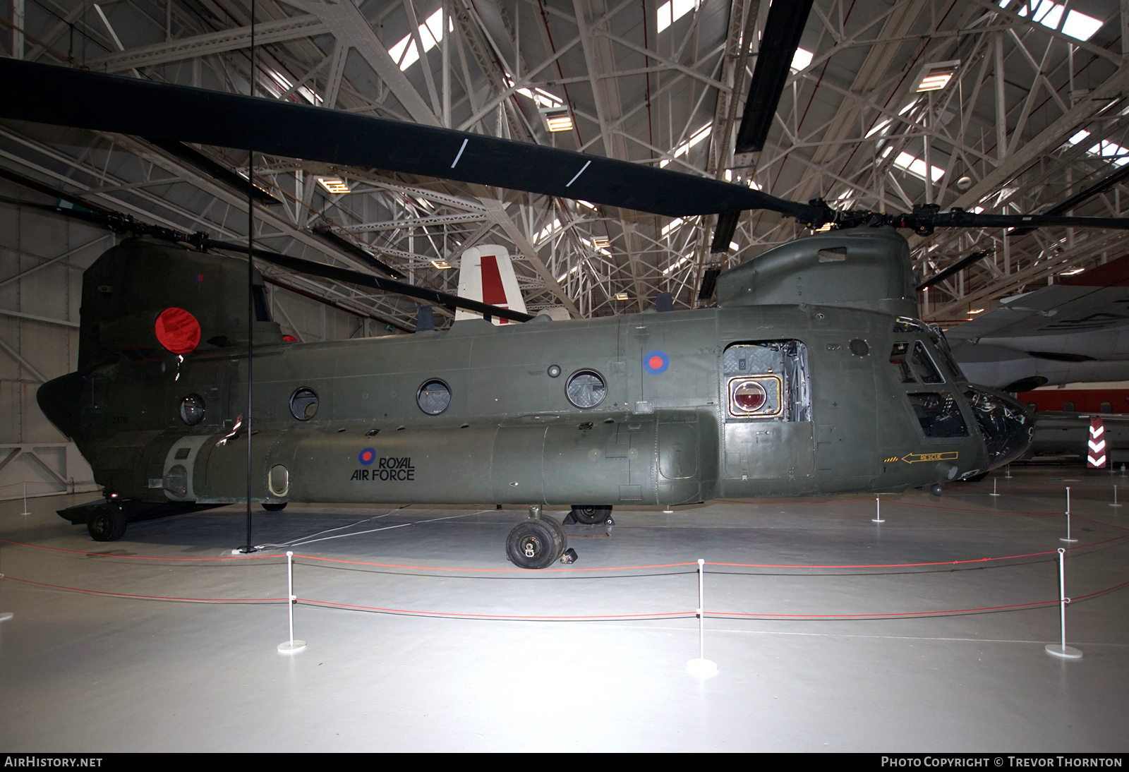 Aircraft Photo of ZA718 | Boeing Vertol Chinook HC1B (352) | UK - Air Force | AirHistory.net #451059