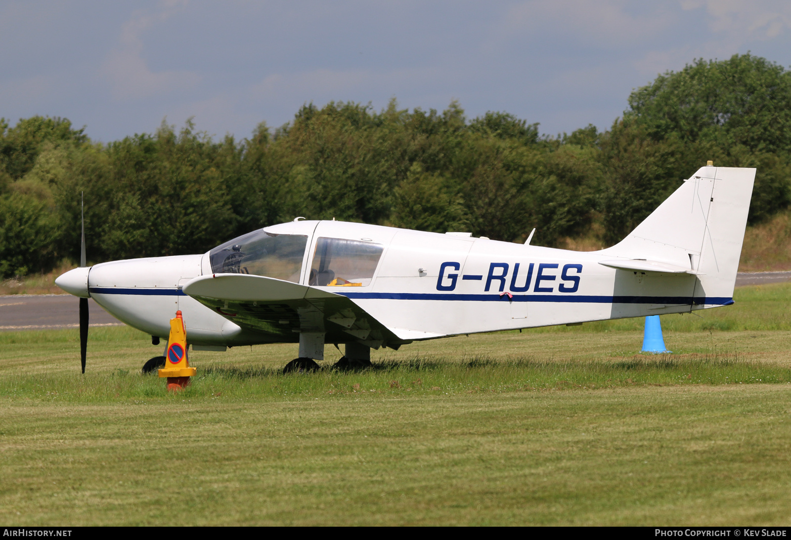 Aircraft Photo of G-RUES | Robin HR-100-210 Safari II | AirHistory.net #451080