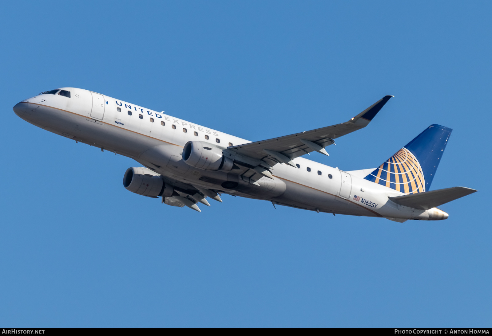 Aircraft Photo of N165SY | Embraer 175LR (ERJ-170-200LR) | United Express | AirHistory.net #451199