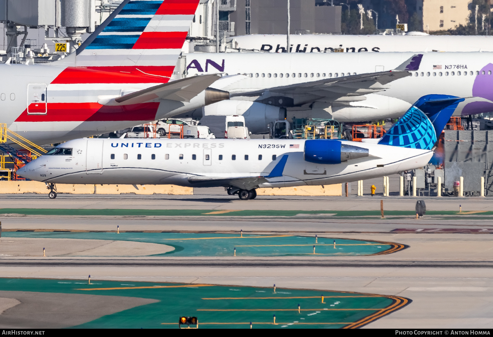 Aircraft Photo of N929SW | Bombardier CRJ-200LR (CL-600-2B19) | United Express | AirHistory.net #451203