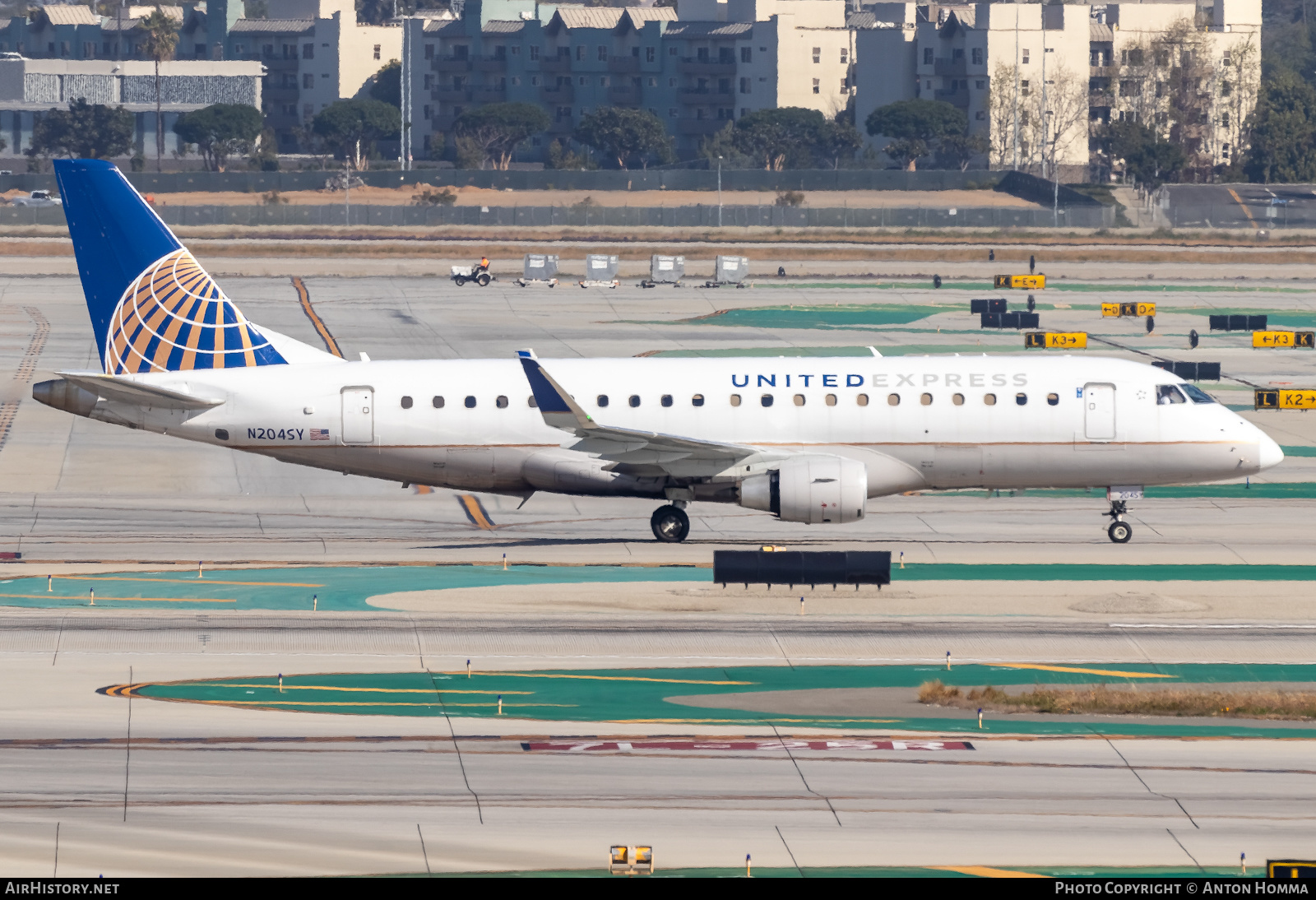 Aircraft Photo of N204SY | Embraer 175LR (ERJ-170-200LR) | United Express | AirHistory.net #451215