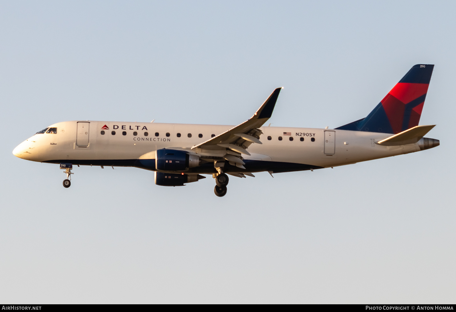 Aircraft Photo of N290SY | Embraer 175LL (ERJ-170-200LL) | Delta Connection | AirHistory.net #451312