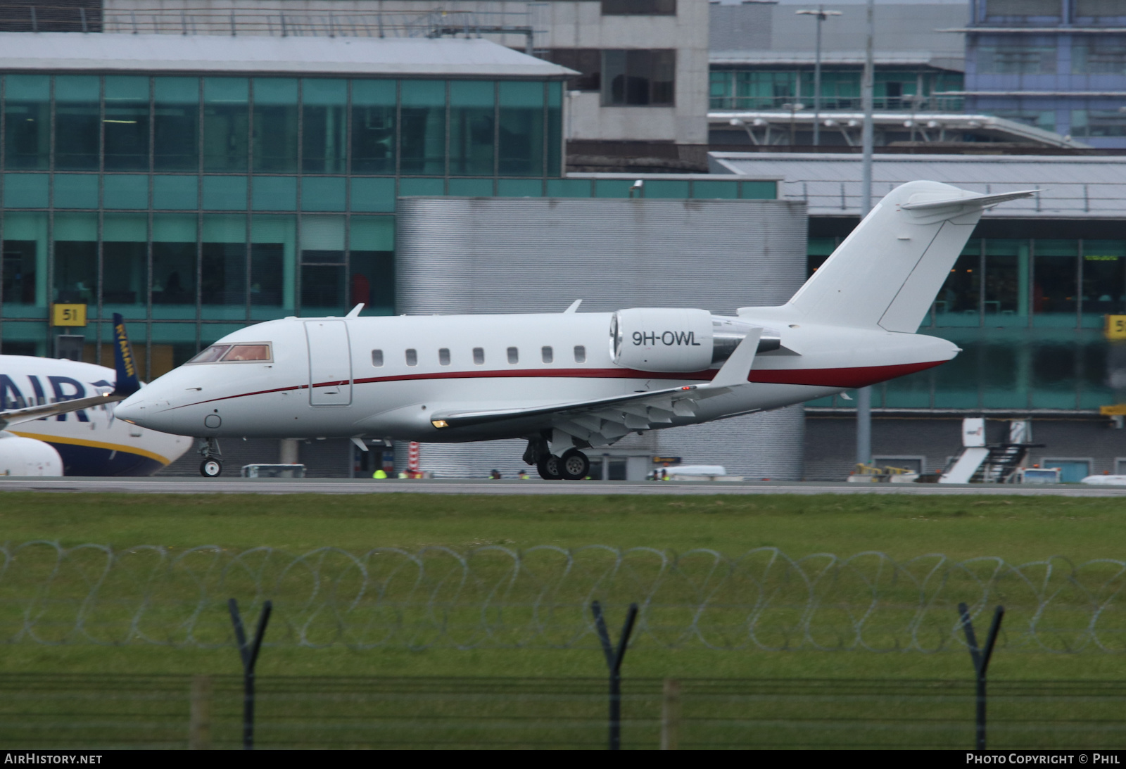 Aircraft Photo of 9H-OWL | Bombardier Challenger 605 (CL-600-2B16) | AirHistory.net #451316