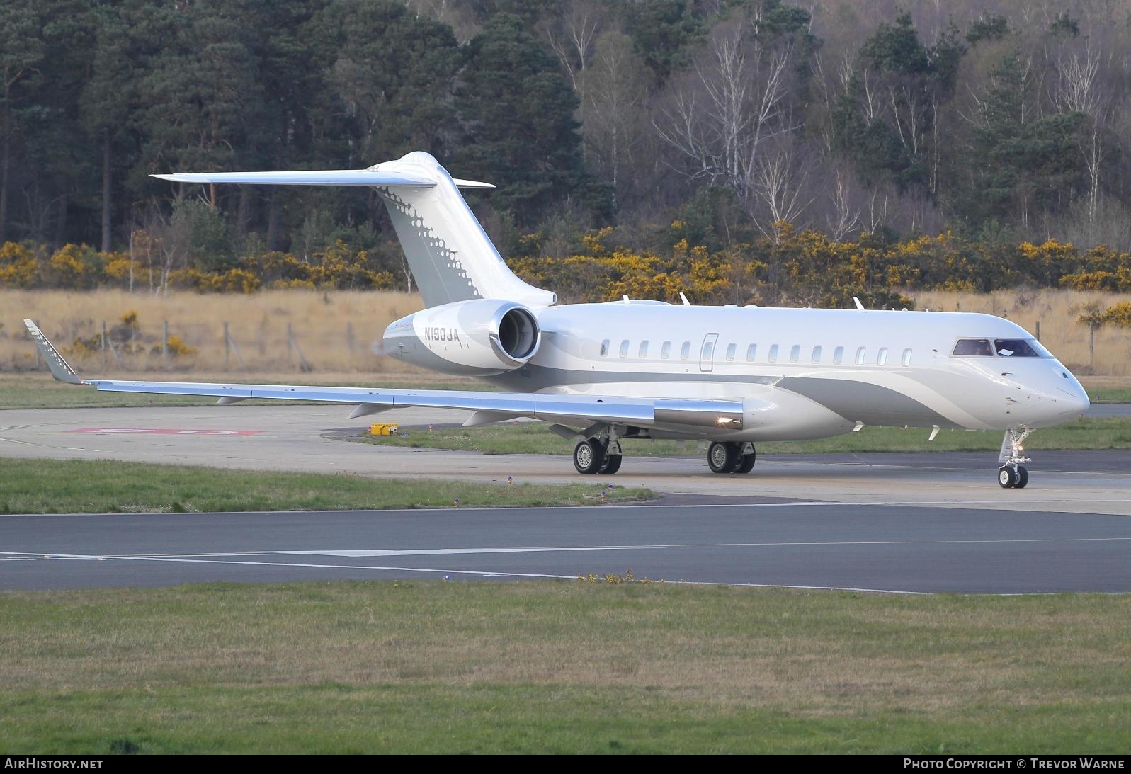 Aircraft Photo of N190JA | Bombardier Global Express XRS (BD-700-1A10) | AirHistory.net #451355