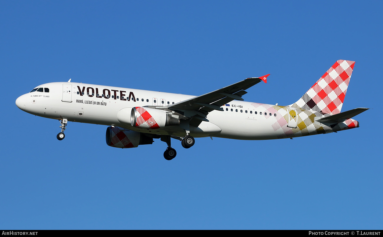 Aircraft Photo of EC-ISI | Airbus A320-214 | Volotea | AirHistory.net #451470