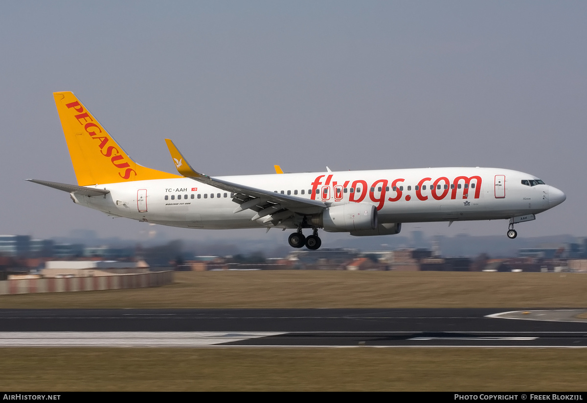 Aircraft Photo of TC-AAH | Boeing 737-82R | Pegasus Airlines | AirHistory.net #451554