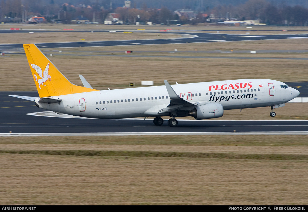 Aircraft Photo of TC-API | Boeing 737-86N | Pegasus Airlines | AirHistory.net #451598