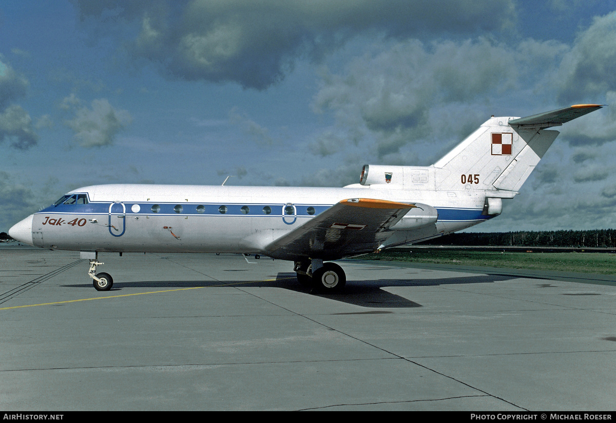 Aircraft Photo of 045 | Yakovlev Yak-40 | Poland - Air Force | AirHistory.net #451914