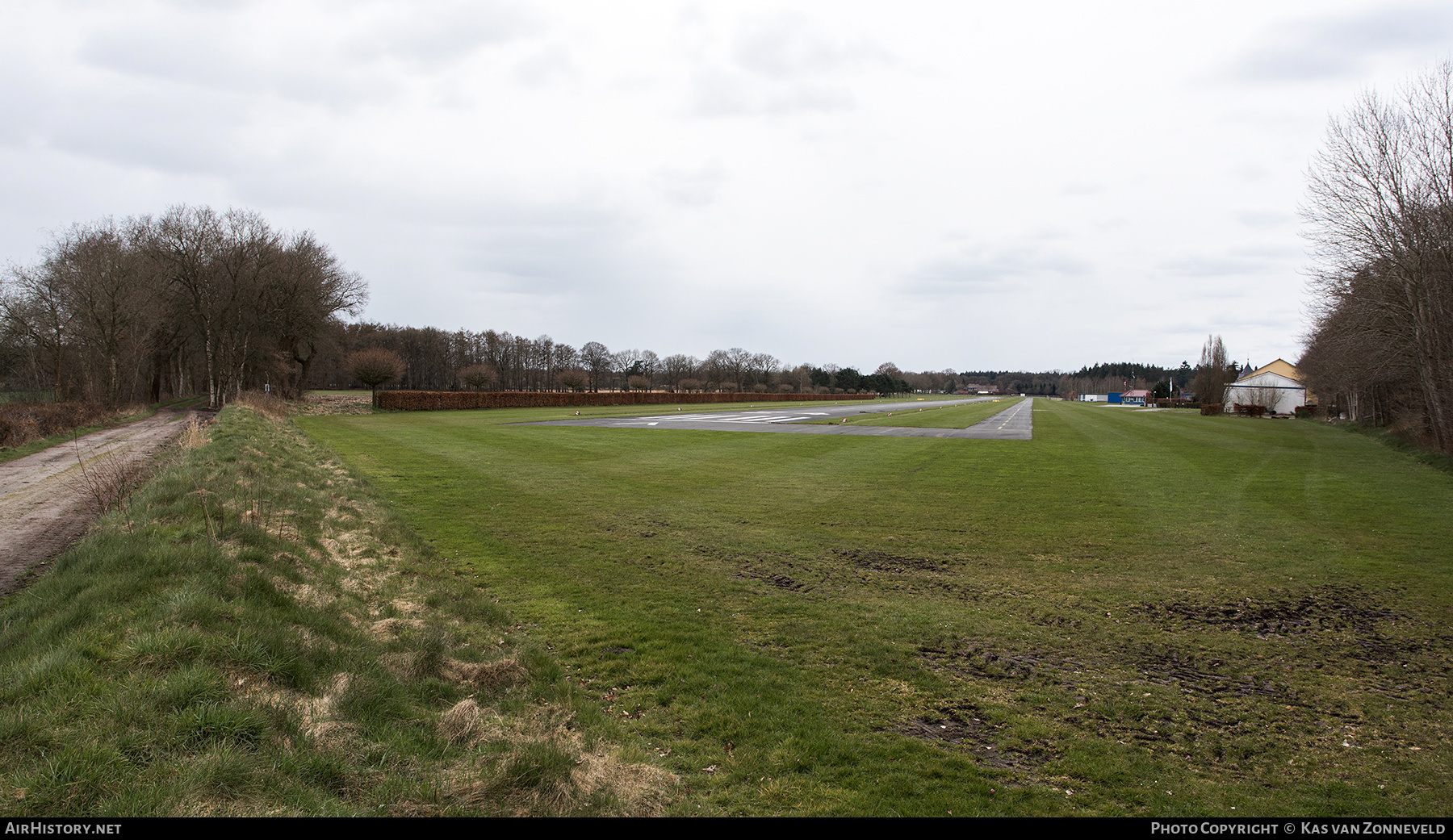 Airport photo of Westerstede - Felde (EDWX) in Germany | AirHistory.net #451916