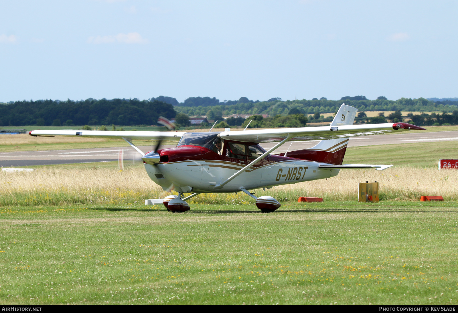 Aircraft Photo of G-NRST | Cessna 182T Skylane | AirHistory.net #451933