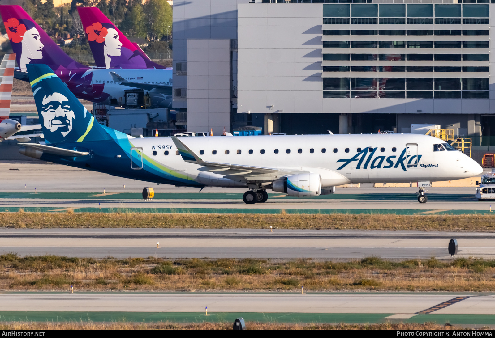 Aircraft Photo of N199SY | Embraer 175LR (ERJ-170-200LR) | Alaska Airlines | AirHistory.net #451940