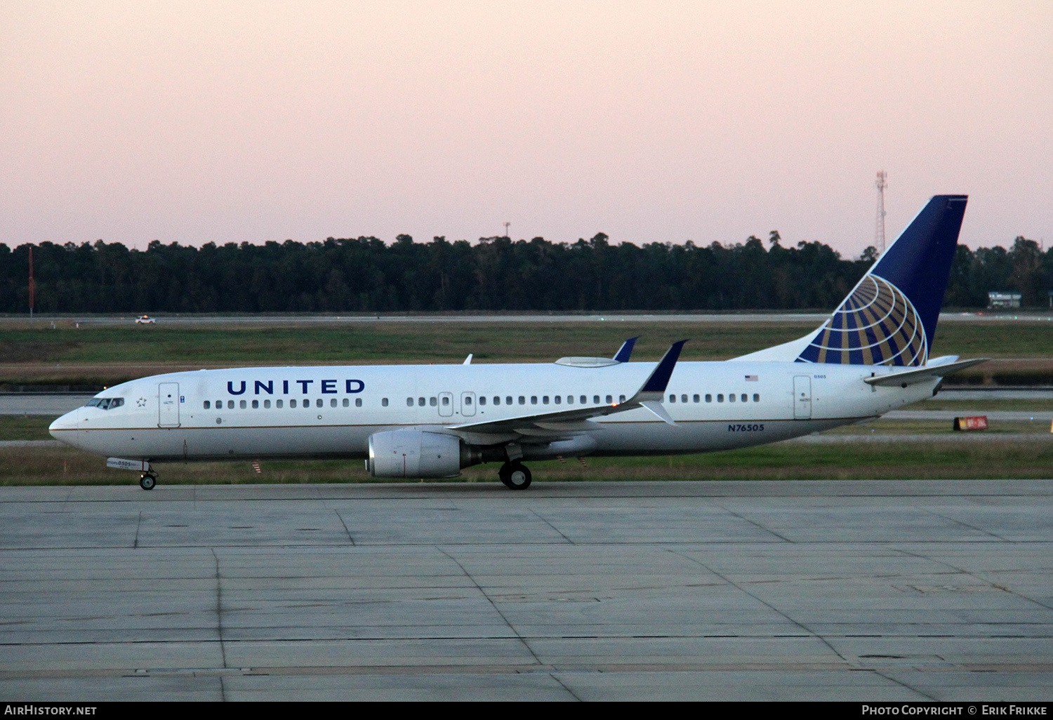 Aircraft Photo of N76505 | Boeing 737-824 | United Airlines | AirHistory.net #452054