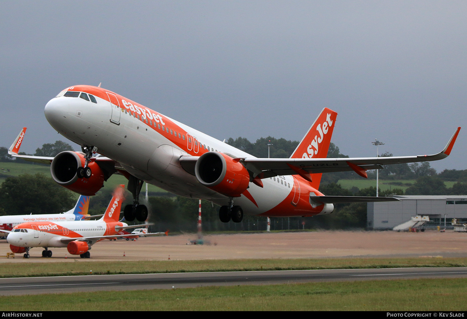 Aircraft Photo of G-UZLB | Airbus A320-251N | EasyJet | AirHistory.net #452056