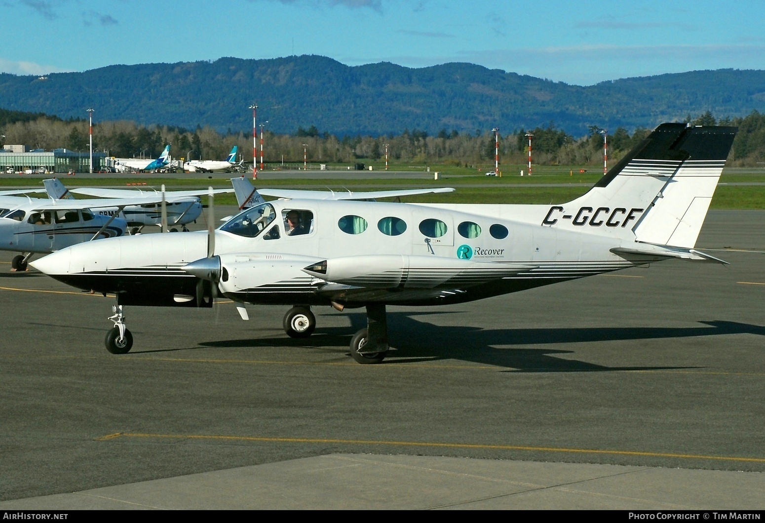 Aircraft Photo of C-GCCF | Cessna 421B Golden Eagle | AirHistory.net #452285