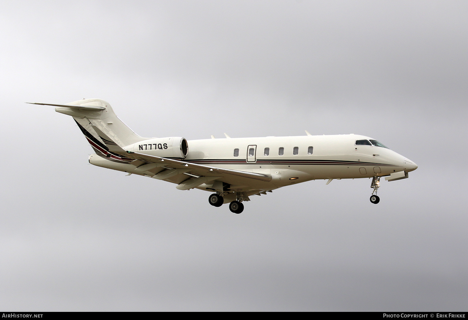 Aircraft Photo of N777QS | Bombardier Challenger 350 (BD-100-1A10) | AirHistory.net #452292