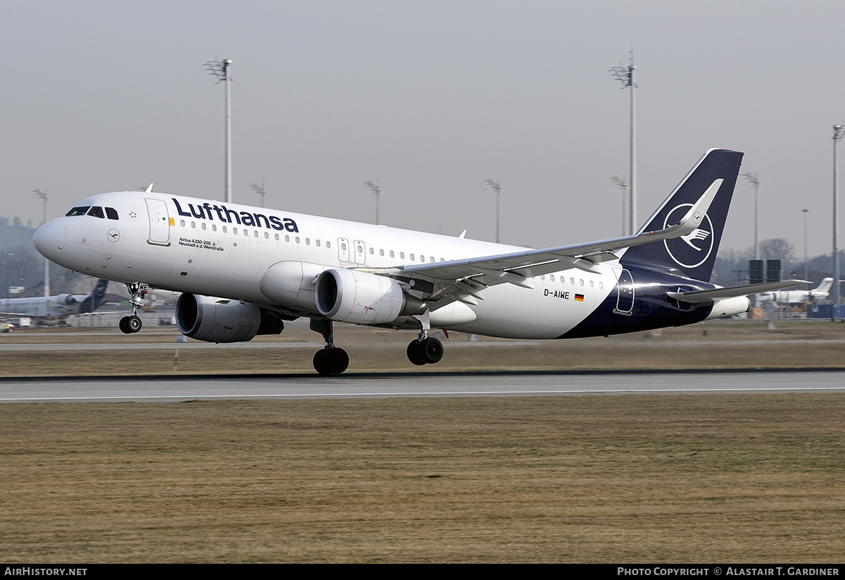 Aircraft Photo of D-AIWE | Airbus A320-214 | Lufthansa | AirHistory.net #452348