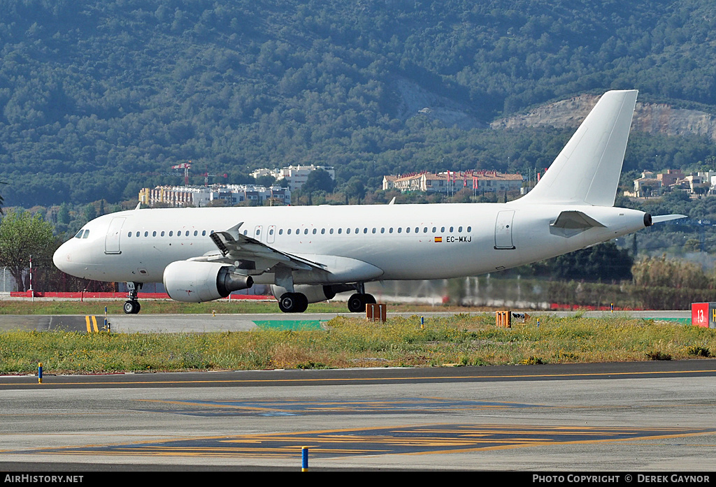 Aircraft Photo of EC-MXJ | Airbus A320-214 | AirHistory.net #452366