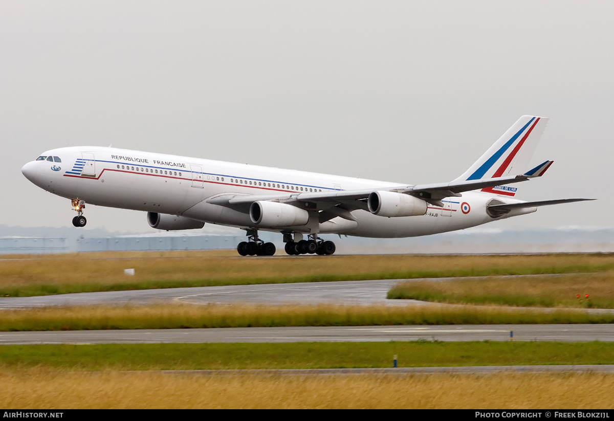 Aircraft Photo of 81 | Airbus A340-212 | France - Air Force | AirHistory.net #452784