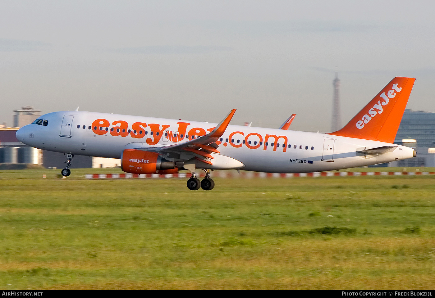 Aircraft Photo of G-EZWG | Airbus A320-214 | EasyJet | AirHistory.net #452789