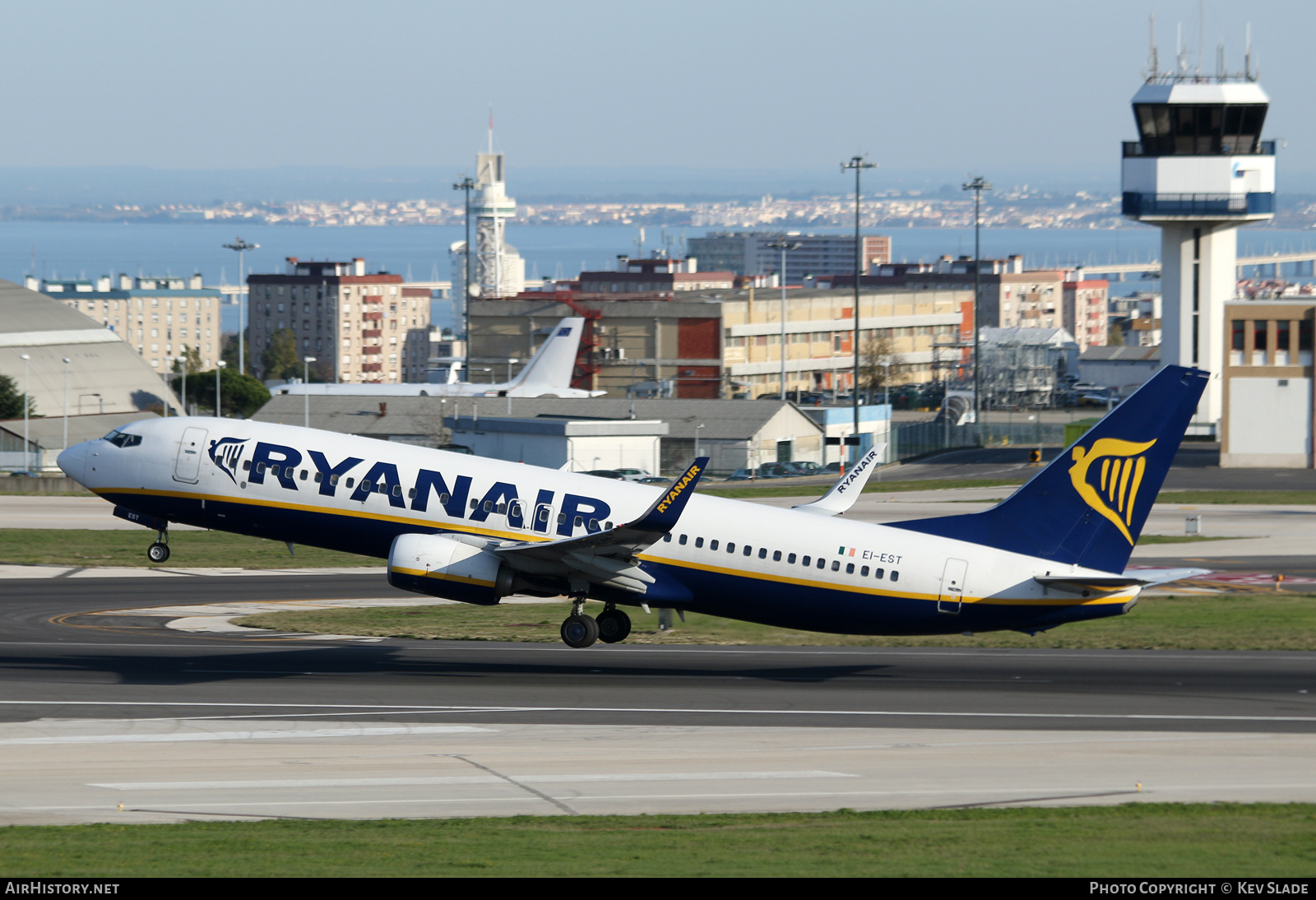 Aircraft Photo of EI-EST | Boeing 737-8AS | Ryanair | AirHistory.net #452809