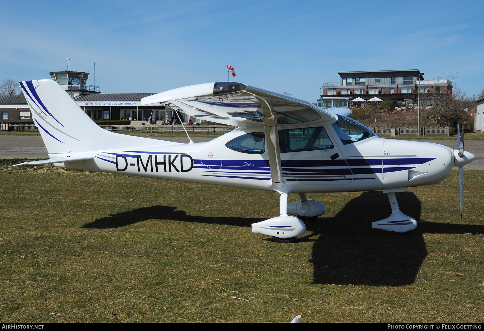 Aircraft Photo of D-MHKD | TL-Ultralight TL-3000 Sirius | AirHistory.net #452816