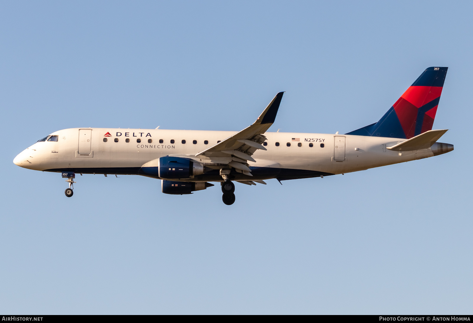 Aircraft Photo of N257SY | Embraer 175LR (ERJ-170-200LR) | Delta Connection | AirHistory.net #452969