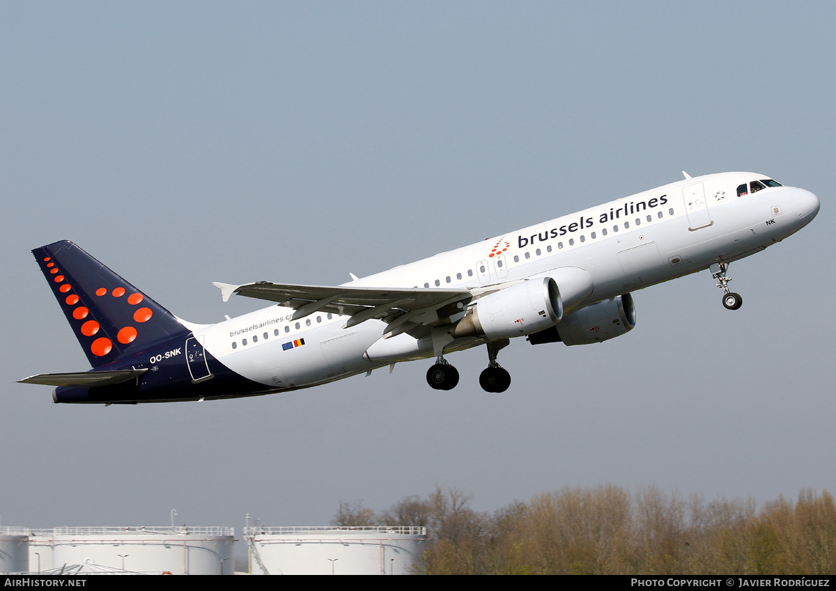 Aircraft Photo of OO-SNK | Airbus A320-214 | Brussels Airlines | AirHistory.net #453107