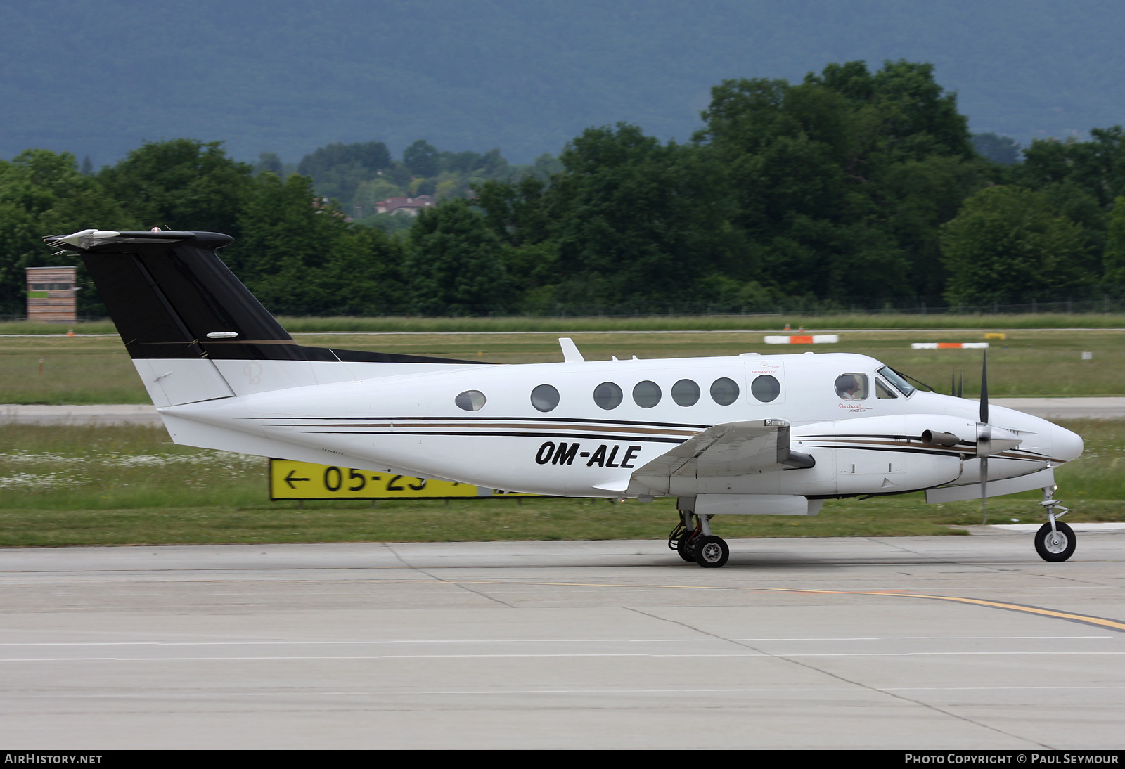 Aircraft Photo of OM-ALE | Raytheon B200 King Air | AirHistory.net #453230