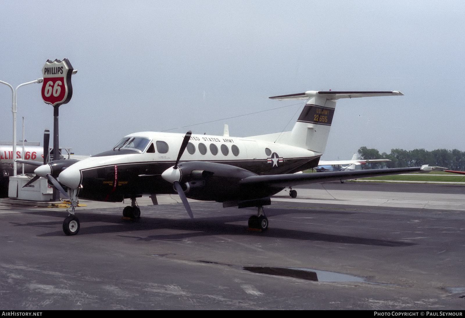 Aircraft Photo of 76-22555 / 22555 | Beech C-12A Huron | USA - Army | AirHistory.net #453264