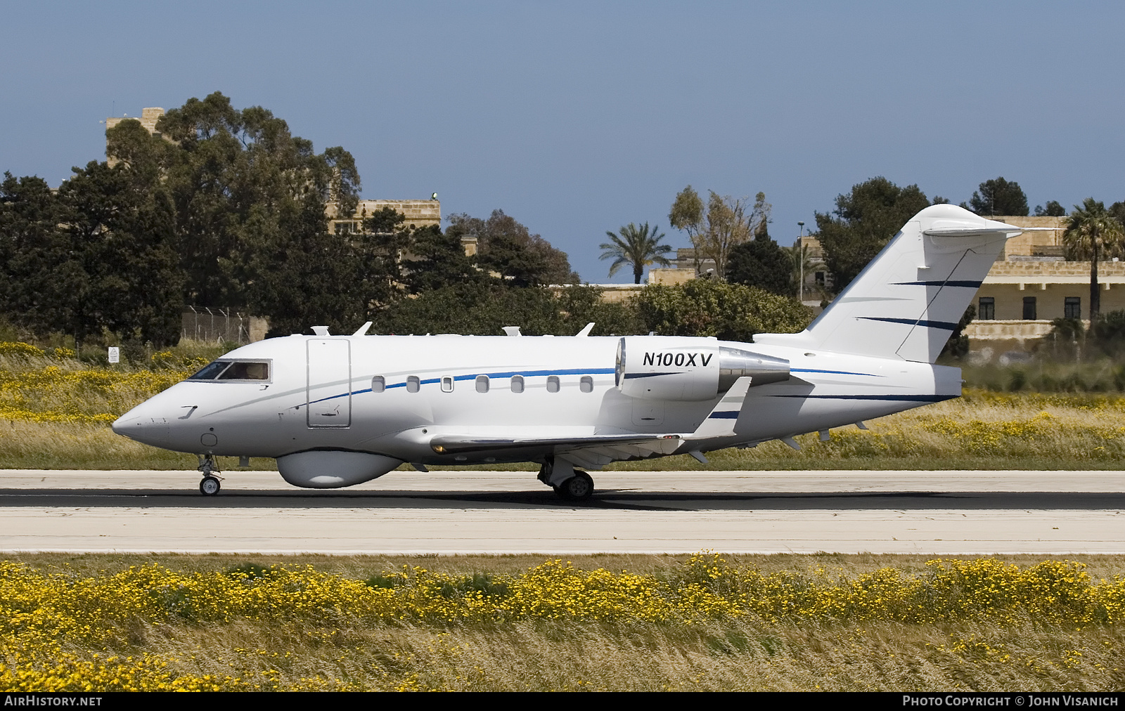 Aircraft Photo of N100XV | Bombardier Challenger 604 (CL-600-2B16) | AirHistory.net #453490