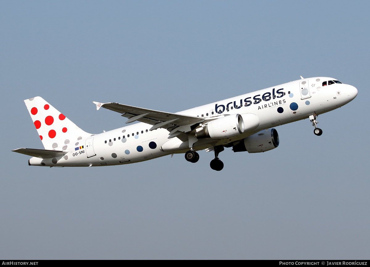 Aircraft Photo of OO-SNI | Airbus A320-214 | Brussels Airlines | AirHistory.net #453646