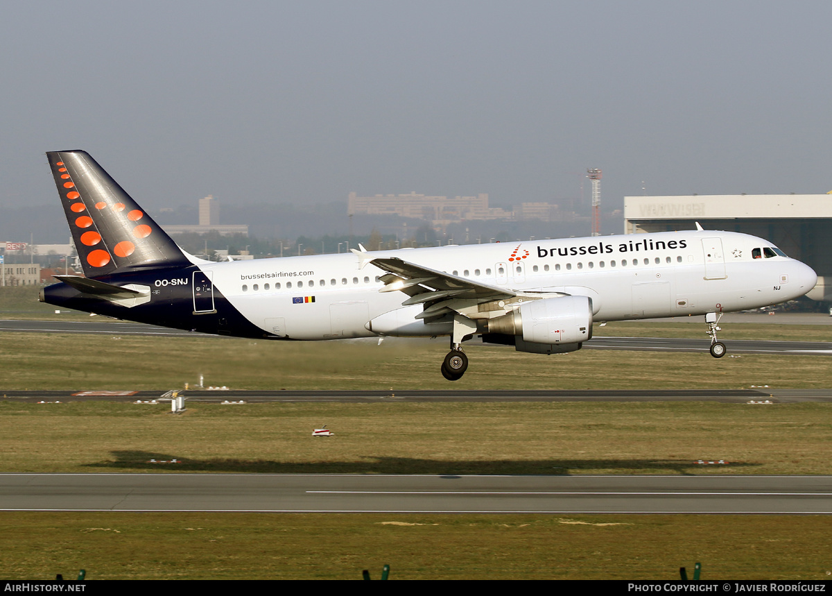 Aircraft Photo of OO-SNJ | Airbus A320-214 | Brussels Airlines | AirHistory.net #453868