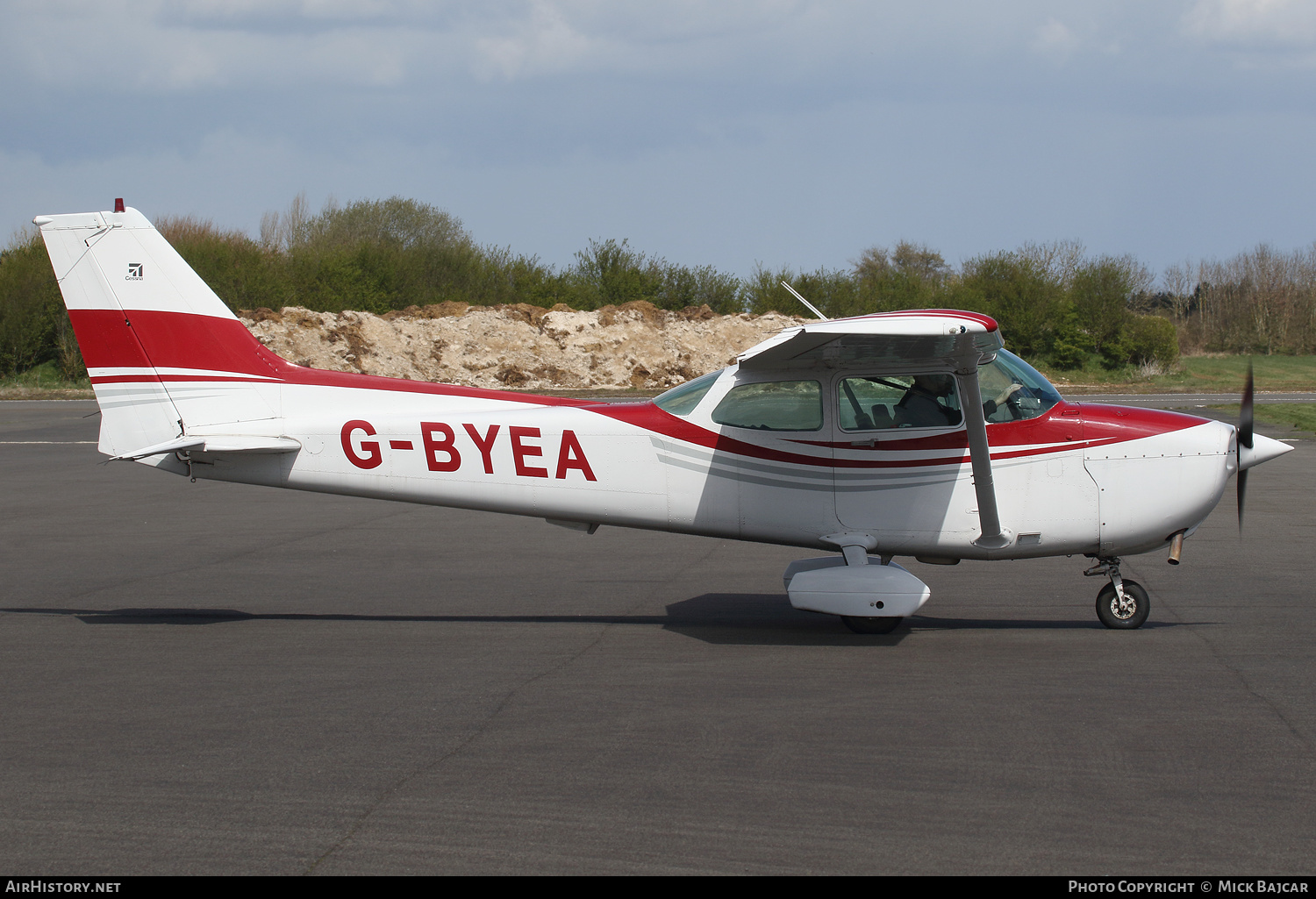 Aircraft Photo of G-BYEA | Cessna 172P Skyhawk | AirHistory.net #453881