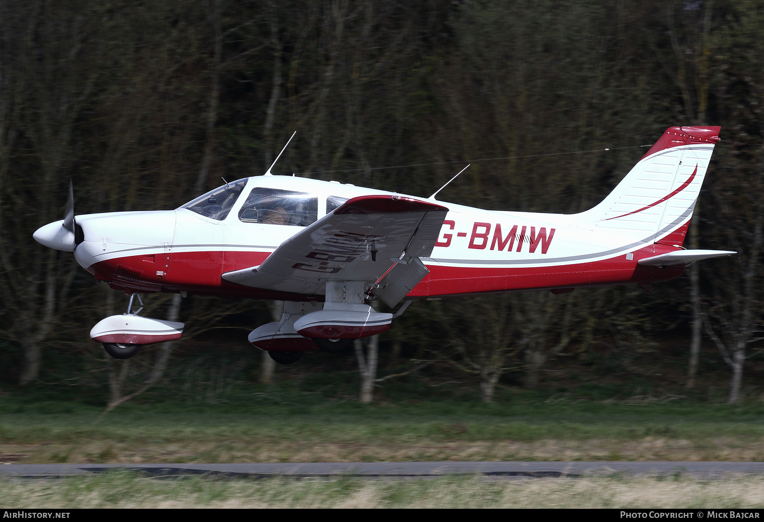 Aircraft Photo of G-BMIW | Piper PA-28-181 Archer II | AirHistory.net #453901