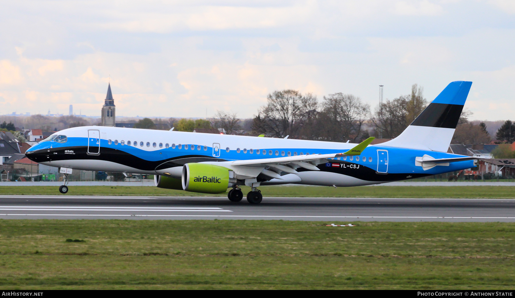 Aircraft Photo of YL-CSJ | Airbus A220-371 (BD-500-1A11) | AirBaltic | AirHistory.net #454097