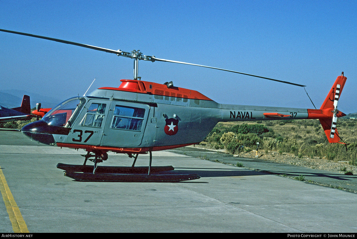 Aircraft Photo of 37 | Bell UH-57 JetRanger II (206B) | Chile - Navy | AirHistory.net #454402