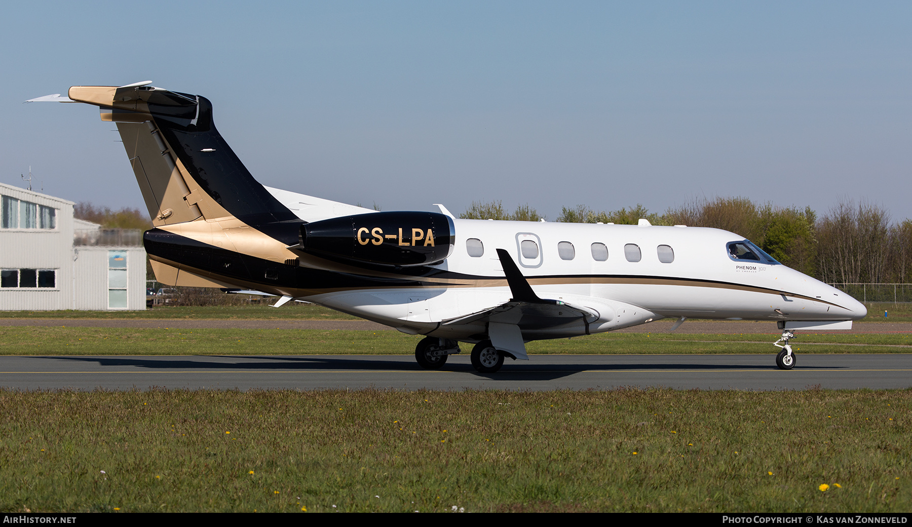 Aircraft Photo of CS-LPA | Embraer EMB-505 Phenom 300 | AirHistory.net #454567