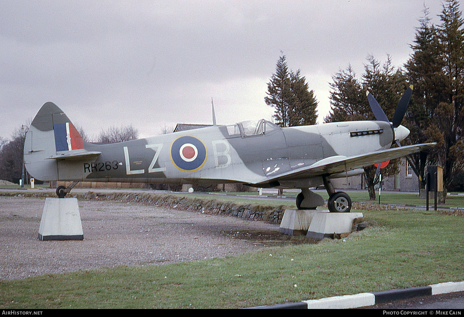 Aircraft Photo of RR263 / 7216M | Supermarine 361 Spitfire LF16E | UK - Air Force | AirHistory.net #454624