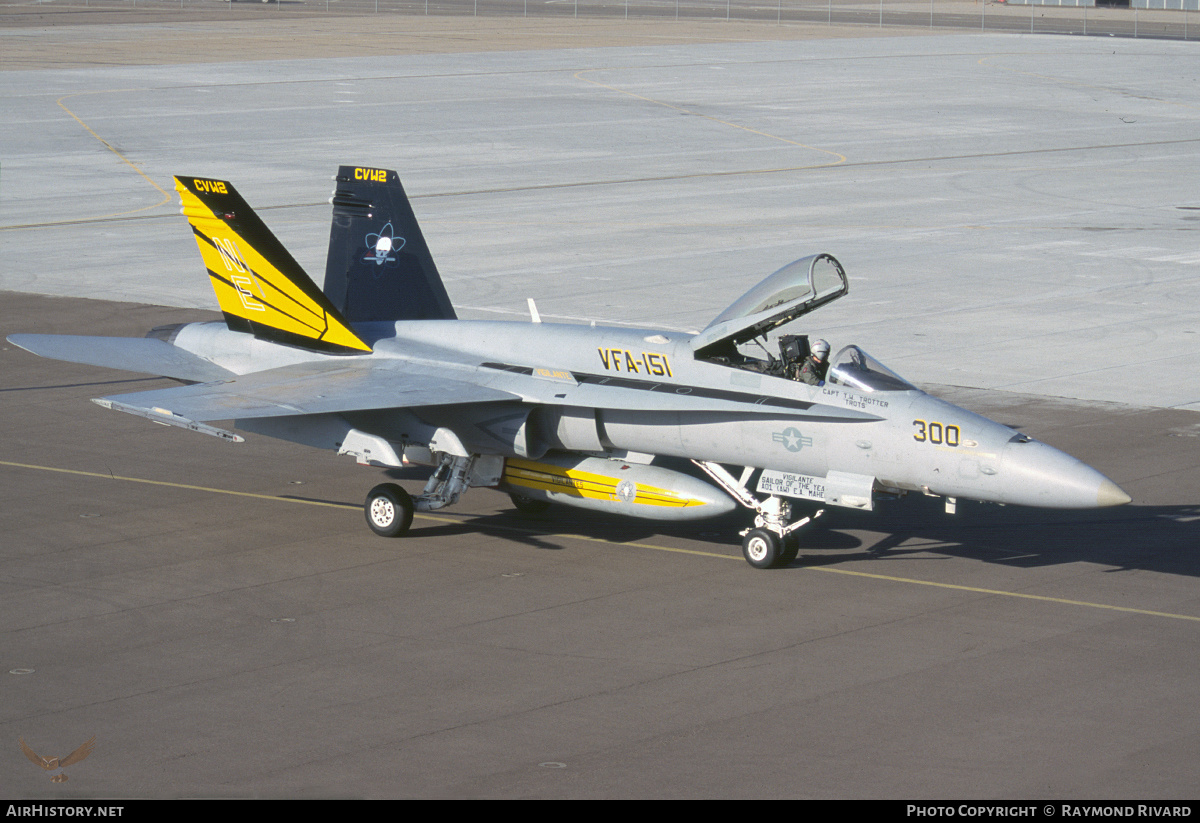 Aircraft Photo of 164716 | McDonnell Douglas F/A-18C Hornet | USA - Navy | AirHistory.net #454627