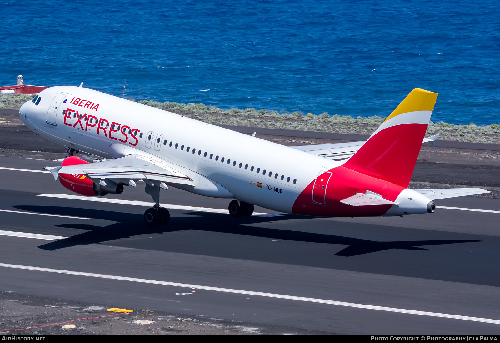 Aircraft Photo of EC-MUK | Airbus A320-214 | Iberia Express | AirHistory.net #454725