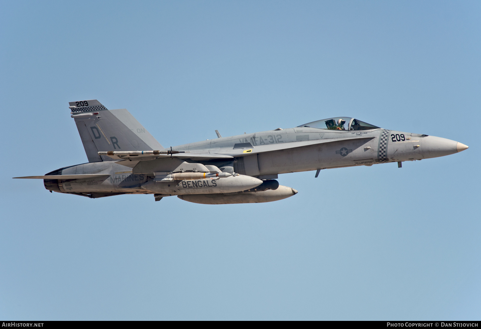 Aircraft Photo of 165203 | McDonnell Douglas F/A-18C Hornet | USA - Marines | AirHistory.net #454762