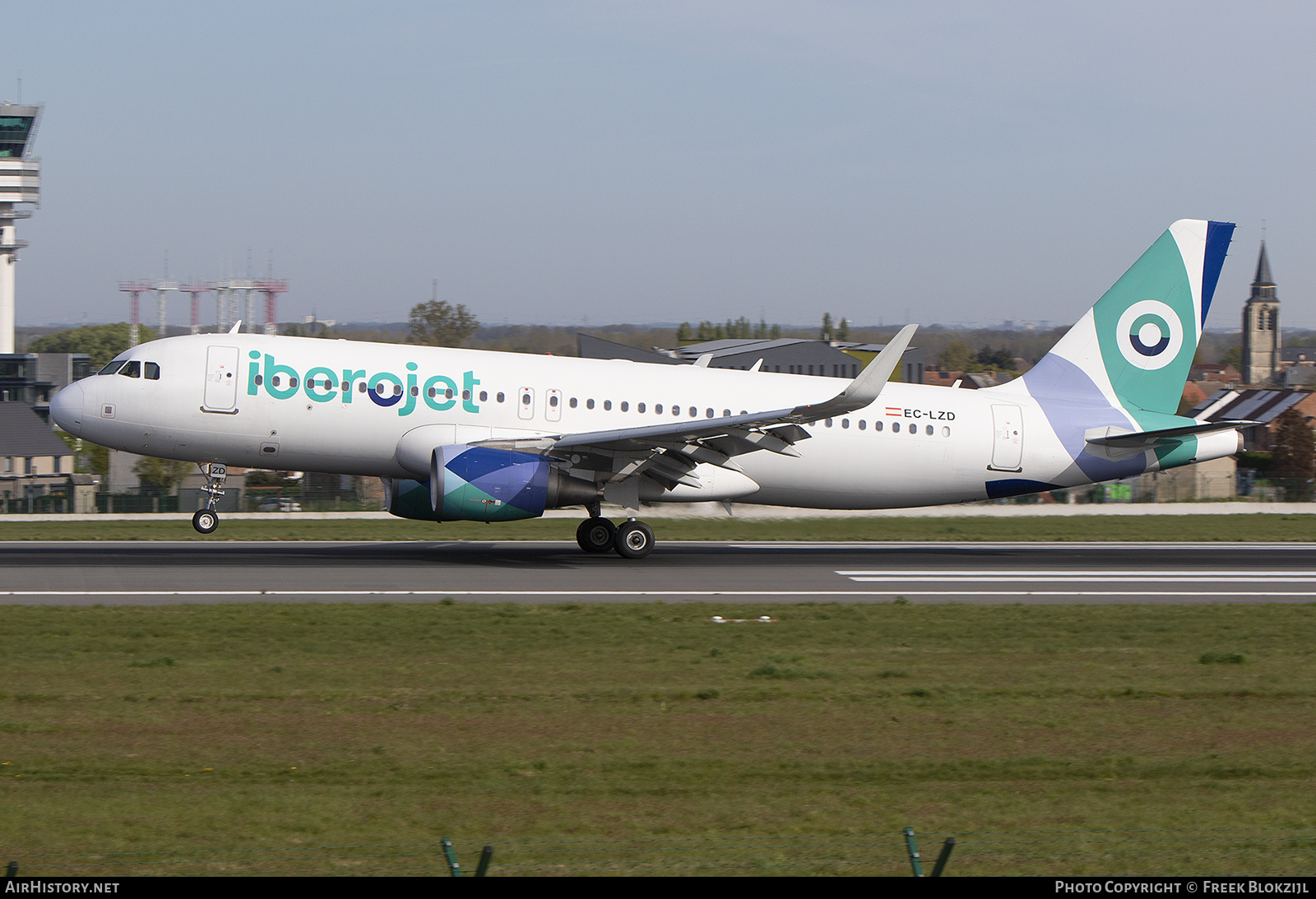 Aircraft Photo of EC-LZD | Airbus A320-214 | Iberojet | AirHistory.net #454806