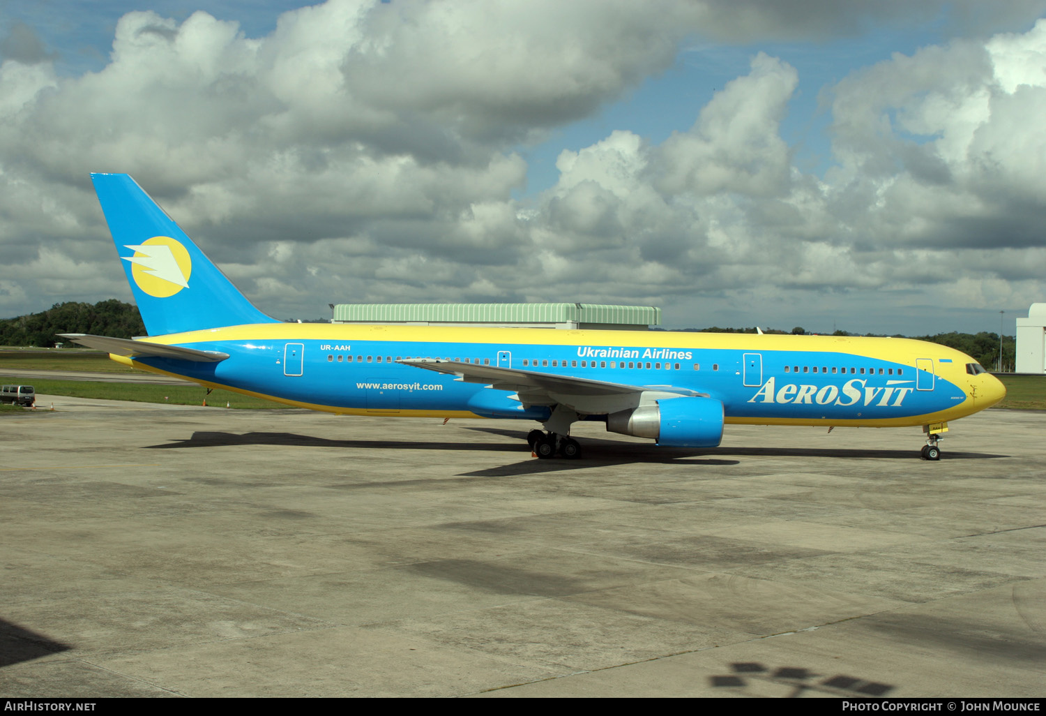 Aircraft Photo of UR-AAH | Boeing 767-33A/ER | AeroSvit Ukrainian Airlines | AirHistory.net #454829