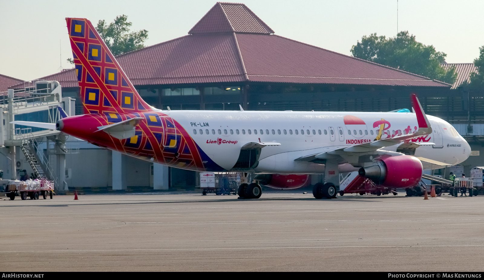 Aircraft Photo of PK-LAM | Airbus A320-214 | Batik Air | AirHistory.net #454960