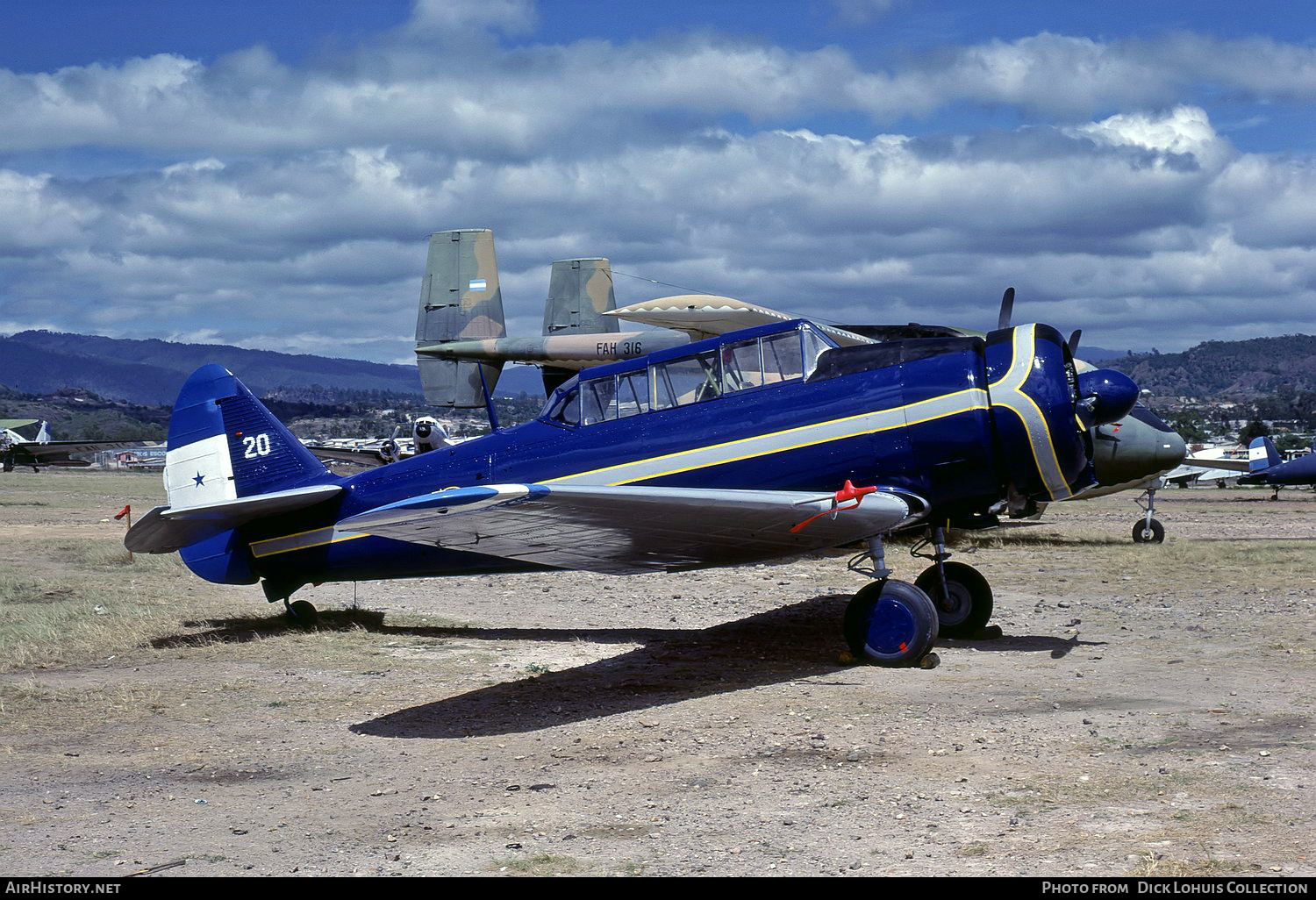 Aircraft Photo of 20 | North American NA-16-2H | Honduras - Air Force | AirHistory.net #454988